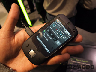 Illustration for article titled Hands On HTC Touch Dual (Nice, but Still WinMo)